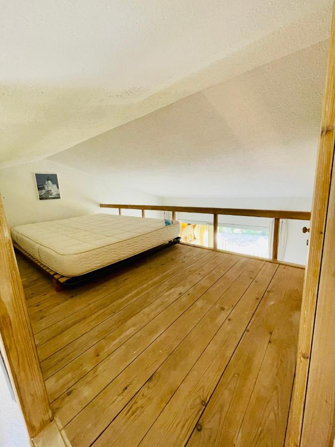 Bel Appartement Avec Mezzanine, Vue Mer Et Piscine Cogolin Exterior foto