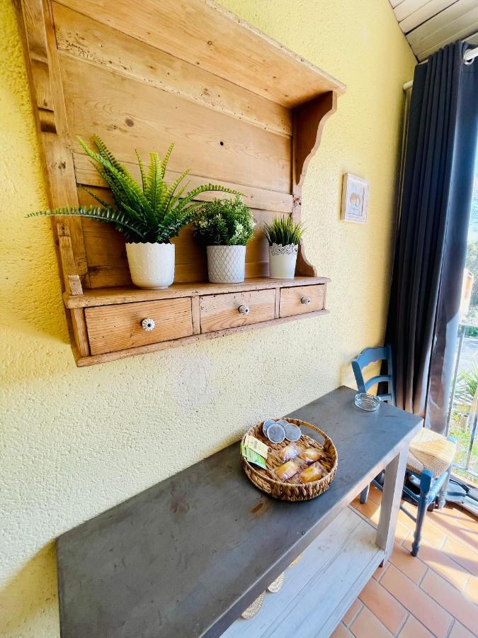 Bel Appartement Avec Mezzanine, Vue Mer Et Piscine Cogolin Exterior foto