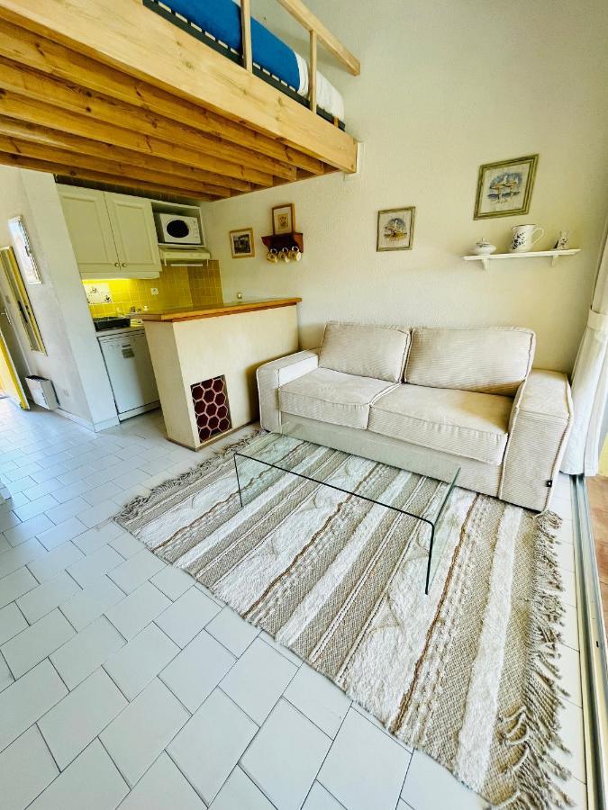 Bel Appartement Avec Mezzanine, Vue Mer Et Piscine Cogolin Exterior foto