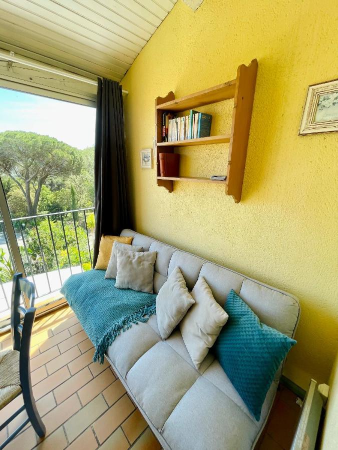 Bel Appartement Avec Mezzanine, Vue Mer Et Piscine Cogolin Exterior foto